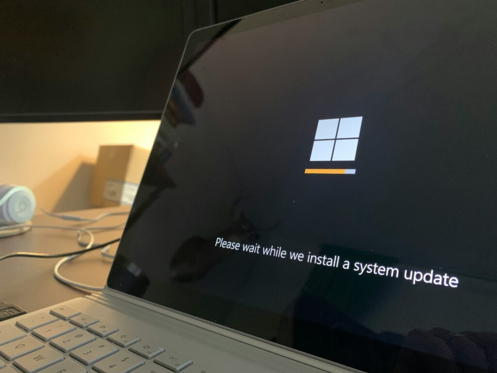 laptop installing windows update
